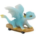 Miniatyrbillede 1 af 5: Drageskulptur Mini Drageskulptur, Harpiks Hjemmedekoration, Lykkebringende Dyrehavefigur til Mikrolandskab (Dragen på Skateboard)