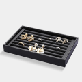 Miniatyrbillede 3 af 4: 7 Slots Ringe Øreringe Bakker Showcase Display Smykke Organizer (PU Læder)