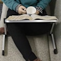Miniatyrbilde 5 av 5: Stor Bokstøtte Justerbar for Seng Sofa, Multifunksjonell Laptopstativ Bokholder med Sideklips, Ergonomisk Multi Høyder Vinkler