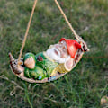 Pikkukuva 3 / 4: 18 cm:n Nojautuva Tonttu Puutarhahahmo Puutarhan Tonttuhahmo Hammock-Hartsista Vedenkestävä Puutarhan Tonttu Tonttu Puutarhan Koriste Ulkotilojen Terassille