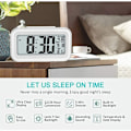 Miniatyrbild 2 av 5: Vit digital väckarklocka, tyst batteridriven bakgrundsbelysning, stor LED-display temperaturkalender