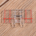 Pikkukuva 7 / 8: Läpinäkyvä muovi Parallel Stitch -jalka Brotherin kotikäyttöön tarkoitetuille ompelukoneille