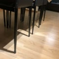 Pikkukuva 4 / 5: Liukumattomat pöydän ja tuolin kumijalat Kumituolikorkit Naarmuuntumattomat jalat ja huopatuolin suojatyynyt Jalat32kpl 1