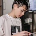 Miniatyrbillede 2 af 3: Kors halskæde rustfrit stål sølv sort guld vedhæng