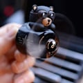 Pikkukuva 2 / 4: Auton ilmanraikastimen diffuusori Parfym Clip Cartoon Bear Pilot A Black