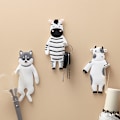 Miniatyrbillede 5 af 5: 2 stykker sammenfoldelig blød lim sømløs krog Multifunktionel køkkenopbevaringsstativ tegneseriedyreformet kreativ krog (zebra),