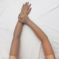Miniatyrbillede 2 af 5: Sexet blonder tynde sorte hule gennemsigtige lange handsker Bløde åndbare massivt netgarn Kvinder Mand Ydeevne Fest Elasticitet 8