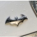 Miniatyrbillede 3 af 3: Metal Batmobile-logo-modificeret kropsmærkat Haletiketdæksel Labelsideetiket (Flagermus guld)