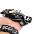 Miniatyrbillede 4 af 4: 1:28 Legering klassisk bil Retro bilmodell prydnad red