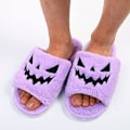 Miniatyrbillede 3 af 5: Spooky Slides Halloween-Tøfler Jack O Lantern Græskar Blød Plys Hyggelig Åben Tå Indendørs Udendørs Fuzzy Tøfler Gave Til