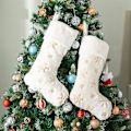 Miniatyrbild 1 av 4: Plush Juldekorationer Strumpor 2st Vita Julstrumpor Presentstrumpor med Gyllene Snöflingor för Julbrasa D