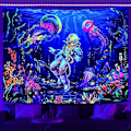 Miniatyrbillede 1 af 5: Blacklight Under the Sea Gobelin, UV-reaktivt farverigt koralpla