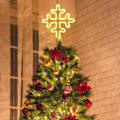 Miniatyrbilde 3 av 4: Stor Snøflak Juletre Topper med LED Varmt Hvite Lys, 14-tommers Juletrø Ornament for Nyttår