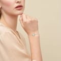 Miniatyrbillede 4 af 4: Armbånd i rustfrit stål med initial - Delikat møntbrev K-armbånd - Smalt disk-navn-armbånd - Personlig monogram C