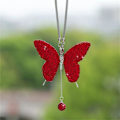 Pikkukuva 1 / 5: (Punainen) Auton Peiliriipus Crystal Butterfly -suunnittelulla Onnea Matkalle Vaurauden ja Onnen Toivossa