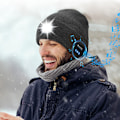 Pikkukuva 3 / 5: (Tummansininen) Bluetooth V5.0 LED-pipo, musiikilliset neulotut hatut, joissa on irrotettavat kaiuttimet ja pestävä