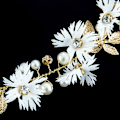 Miniatyrbilde 3 av 5: Kvinners blomsterhodebånd med båndkrone brudeblomsterhodeplagg bryllup White