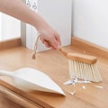 Miniatyrbillede 4 af 4: Minidustpan, 2-pak Portable Træ Dustpan og Kost, Lille Multifunktionel Kost til Sofaer, Bord, Tastaturer og Bil