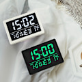 Miniatyrbild 3 av 3: (Grön) Elektronisk väckarklocka, LCD-skärm Tid Datum Vecka Temperaturvisning Snooze-funktion 8 Ringsignaler Volymjustering