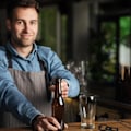 Miniatyrbilde 2 av 4: 2 Pakke Rustfritt Stål Ølflaskeåpner Med 550 Paracord Snørestropp Flat Flaskeåpner Bulk Bartender Flaskeåpner, Morsom Personlig Flaskeåpner