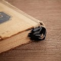 Miniatyrbillede 4 af 4: 3 Stykker Bibel Bånd Bogmærke Bånd Markører Kunstlæder Bogmærke med Farverige Bånd til Bøger Sort Bånd