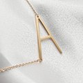 Miniatyrbillede 2 af 5: Sideways Initial Halskæde 18K Forgyldt Rustfrit Stål Stor Bogstav Vedhæng Halskæde Script Navn Monogram Halskæde