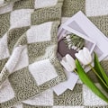 Miniatyrbillede 3 af 5: Ternet Kastanjetbrun Mikrofiber Blød Hyggelig Fluffy Varmt Håndlavet Kastanjetæppe til Sofa, Stol, Seng