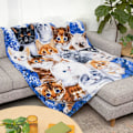 Miniatyrbillede 1 af 5: Collage Kitten Fleece Tæppe til Seng, 50\" x 60\" Fleece Tæppe til Unisex og Børn - Super Blødt Plys Kattetæppe