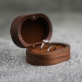 Miniatyrbilde 5 av 5: Rustikk bryllupsringeske Bryllupsdagsringholder A5