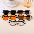 Miniatyrbilde 2 av 8: Klassiske Minimalistisk Square Frame Solbriller Unisex Fashion Outdo A3