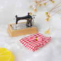 Pikkukuva 1 / 5: 1/12 Dollhouse Miniature Ompelu hine lelu