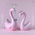 Miniatyrbillede 1 af 5: 1 par Resin Swan Statue figurer Swan Cake Topper Skulptur Pink