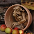 Miniatyrbilde 2 av 8: Gotisk skulptur vennlig trollstatue støpt stein hagestatue 1PC