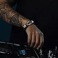 Miniatyrbild 2 av 4: Retro Faux Läder Gitarrarmband, Zinklegering Rockmusik Gitarr Läderarmband Black