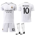 Pikkukuva 1 / 2: Real Madrid Kotipaita Lapsille ja Aikuisten 2024-2025 + Sukat No.10 Modric 16