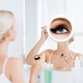 Miniatyrbild 2 av 5: 20x Magnifying Mirror with Suction Cups