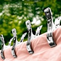 Miniatyrbild 5 av 5: 10-pack klämmor i rostfritt stål för handdukar, strandhanddukar, kläder, täcken, tunga kläder, vindtäta klämmor (silver)