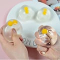 Miniatyrbilde 4 av 5: 3 stk Egg Squishies Leker Myke Klemmeleker Sticky Hands Squishy Anti Stress Klemme Eggehvite, Dekompresjonsballer for voksne for Angstlindring[D...