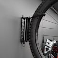 Miniatyrbillede 3 af 5: Roterbart cykelvægbeslag, cykelophæng til garage og indendørs opbevaring, vertikalt cykelstativ kan rumme op til 35 kg, 2-pak, sort