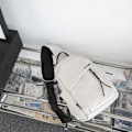 Miniatyrbild 1 av 2: Ny bröstväska axelväska studentmode sport liten ryggsäck dam crossbody väska (LGL) White With Pepsi Pendant