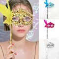 Miniatyrbillede 2 af 5: Maskebal Maske med Holder Halloween Fest Maske Skinnende Pailletter Dronning Maske LGL Silver