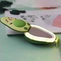 Pikkukuva 4 / 5: Söpö Avokado Tuuletin Mini Kannettava Kompaktipeili Kosmeettinen LED-yövalolla (LGL)