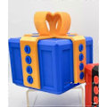 Miniatyrbillede 3 af 5: Virkelig Irriterende 3D Gaveæske Med Opbevaring Og Assorterede Farver Standard Størrelse Gaveæske Puslespil Gaveæske Nyhed Gaveidé LGL Red and Blue 8cm