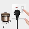 Miniatyrbilde 5 av 5: Multifunksjonell UK 13a Veggkontakt Trykknapp 2.1a Dobbel USB Ladeport Hjem Vegguttak Knapp LGL