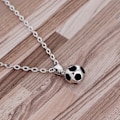 Miniatyrbild 3 av 5: Halsband med fotbollsberlock (LGL) Silver Sølv