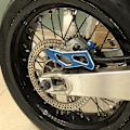 Miniatyrbilde 2 av 5: NICECNC Motorsykkel Bakre Bremsekaliper Beskyttelsesdeksel For Suzuki DRZ400SM DRZ 400 SM 2005-2022 2021 2020 2019 2018 LGL Gold CHINA