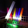 Miniatyrbilde 5 av 5: 3 Moduser Blinkende LED Lysstaver Slanke Selvlysende Staver Lysende Leker Sikkerhetslys Partyutstyr Holdbar Gul Yellow
