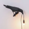 Miniatyrbillede 4 af 5: Fuglelampe Resin Crow Led-lys Soveværelsesvæglampe Bord Stuekunstdekoration (sort#3)