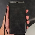 Pikkukuva 4 / 6: SKALO Google Pixel 8 Embossed Triangle Lompakkokotelo - Musta Black