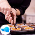 Miniatyrbillede 4 af 7: Blå cupcake-forme i papir til King Charles' kroningsdekorationer, bageforme, mini muffin-forme, muffin-forme, P Blue